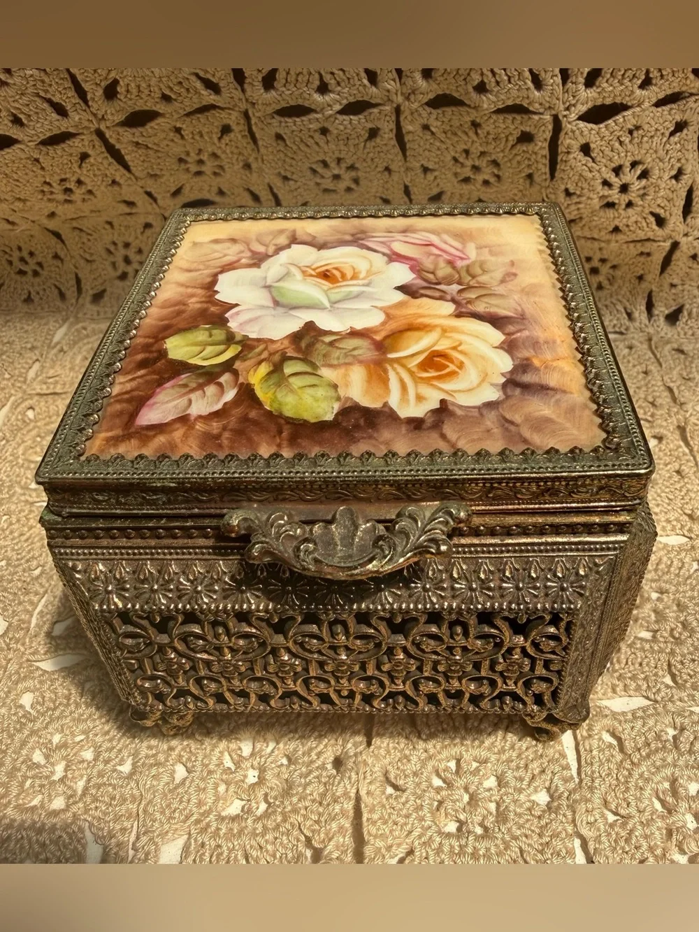 VTG Matson Style Gold Filigree Jewelry Box Casket Porcelain Rose Velvet Lined 4